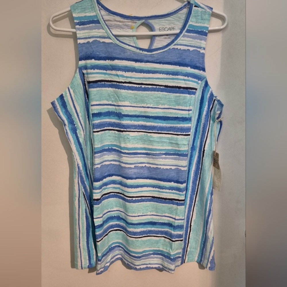 Escape by Habitat  Tank Top Sz.Med NWT